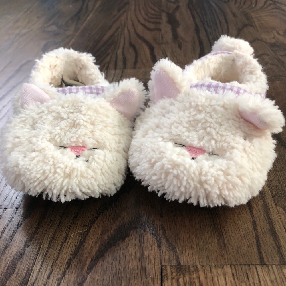 Pottery Barn Kids Puppy Sherpa Slippers - Picture 4 of 13